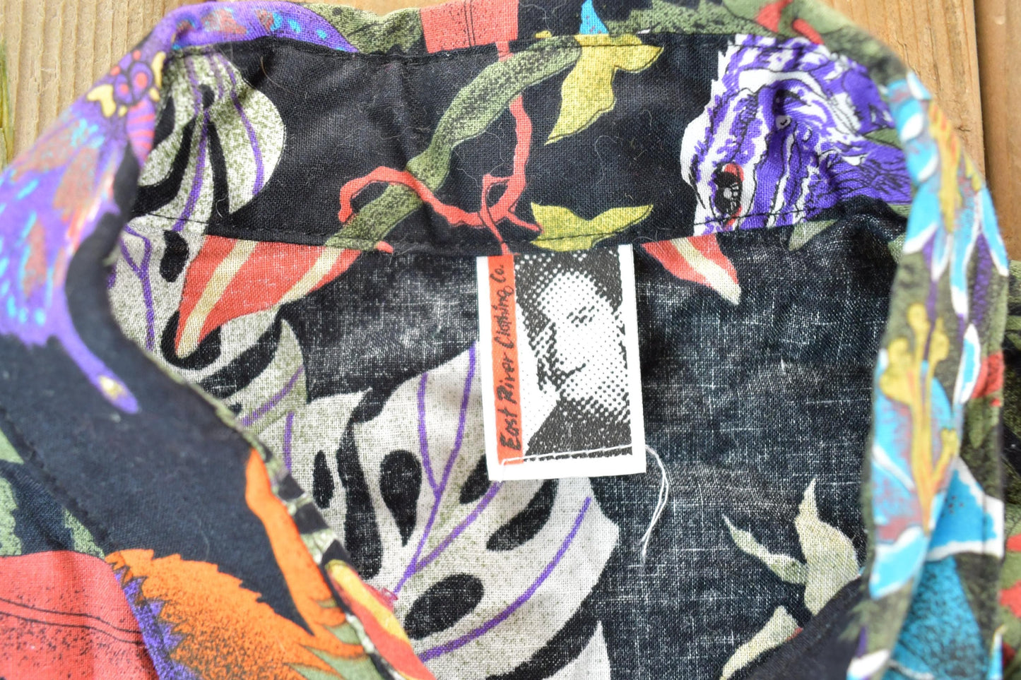 Vintage 1990s Hawaiian AOP Button Up Shirt Womens L from propervintagecanada