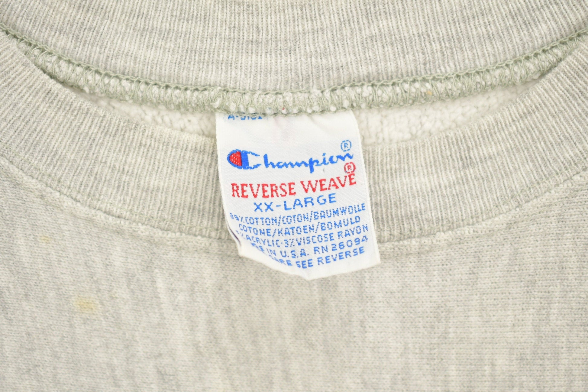 Vintage 1990s Holy Cross Reverse Champion Weave Crewneck Men's L from propervintagecanada