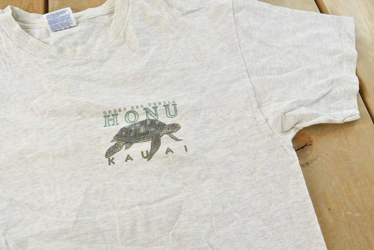 Vintage 1990s Honu Kauai Hawaii Sea Turtle Graphic T-Shirt Mens L from propervintagecanada