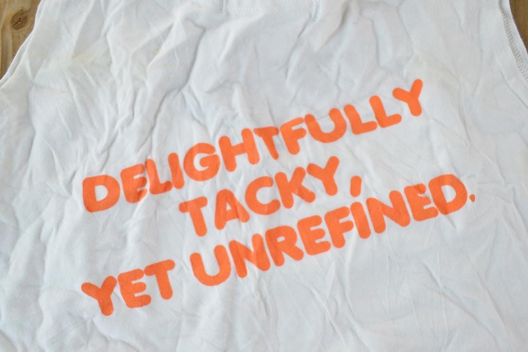 Vintage 1990s Hooters Tempe Arizona Souvenir Single Stitch Graphic Print Tank Top Women's S from propervintagecanada