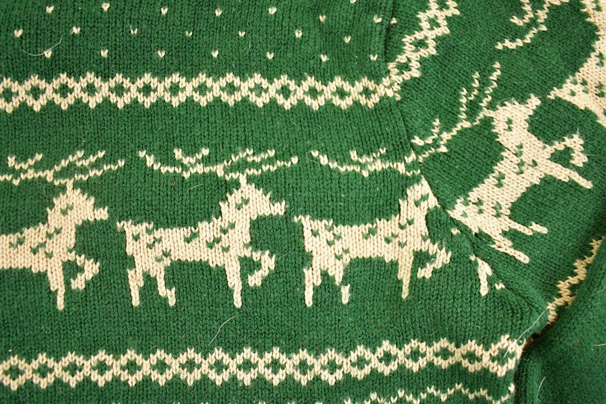 Vintage 1990s Horizon Reindeer Christmas Knit Crewneck Sweater Men's L from propervintagecanada