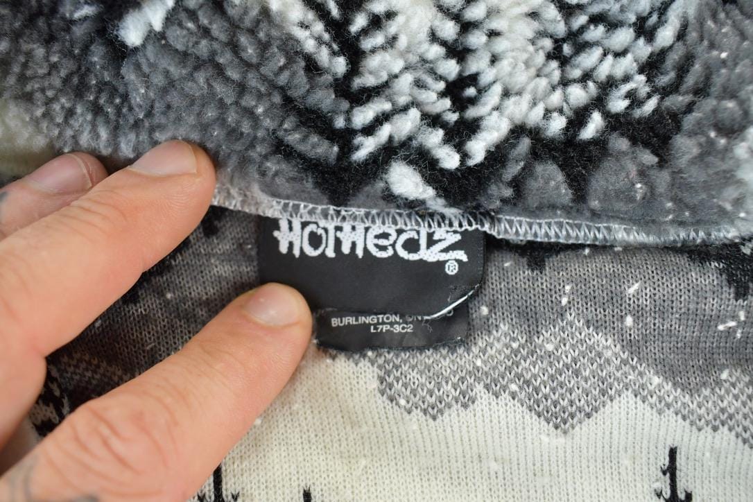 Vintage 1990s Hotheads Winter Wonderland Fleece Outdoorsman Sweater Men's XL from propervintagecanada