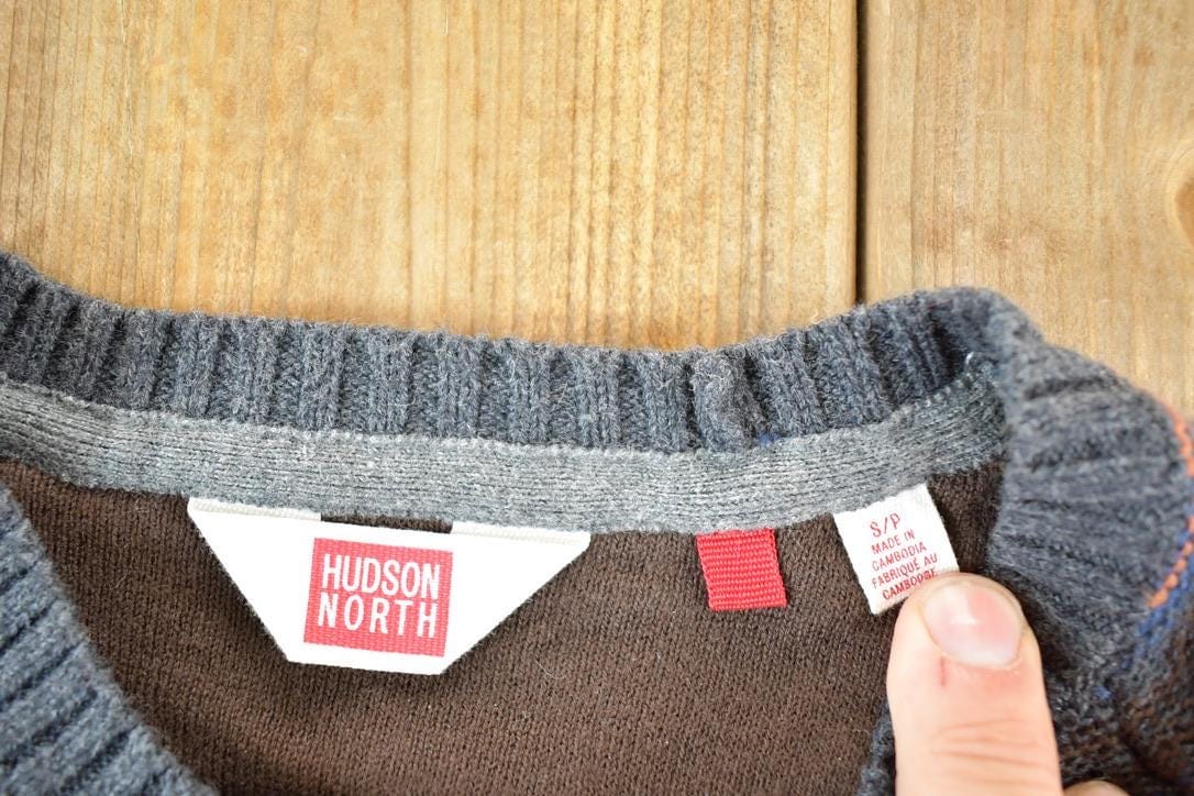 Vintage 1990s Hudson North Knit Abstract Pattern Crewneck Sweater Mens S from propervintagecanada