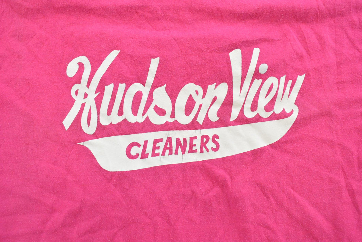Vintage 1990s Hudson View Cleaners Graphic T Shirt Mens L from propervintagecanada