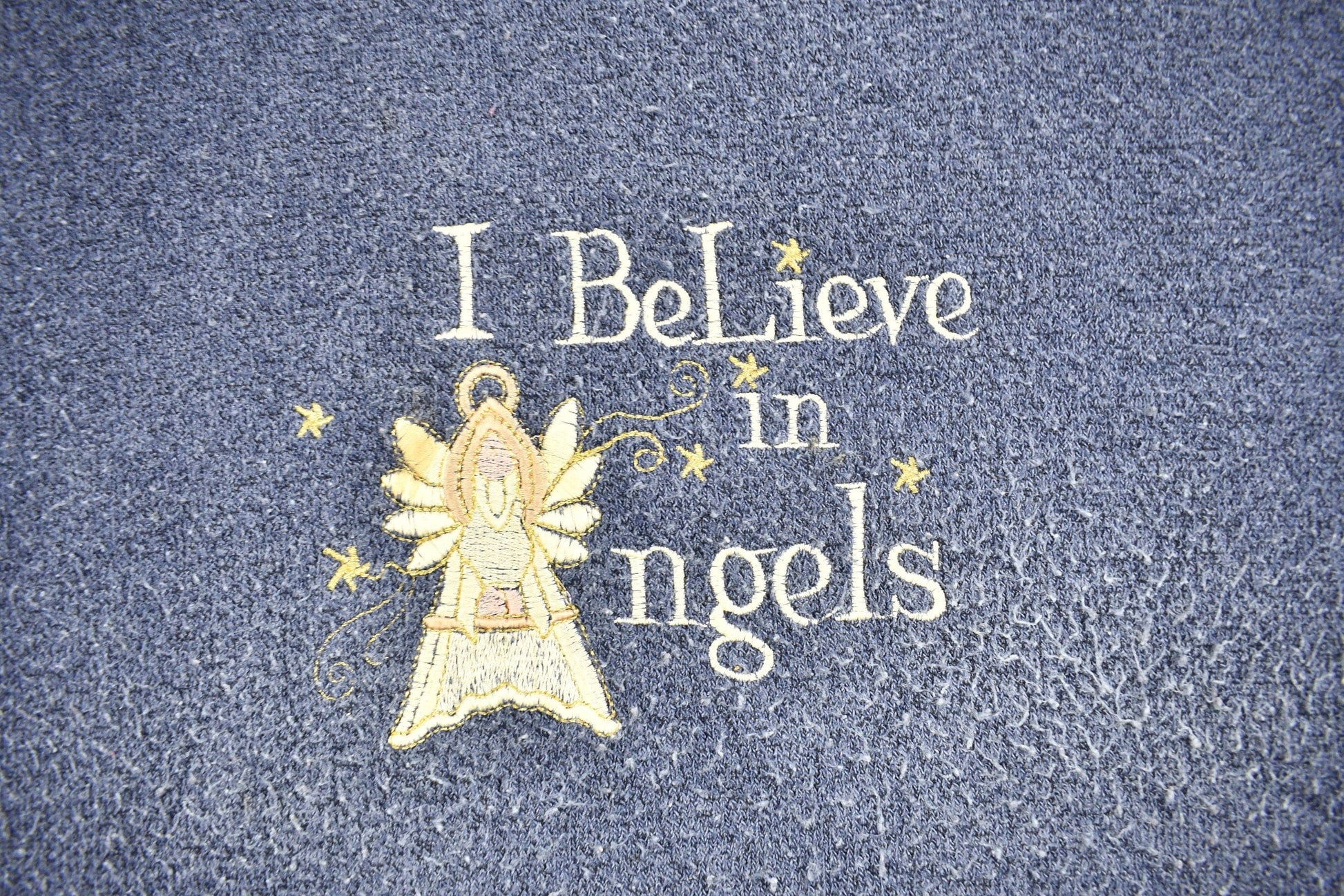 Vintage 1990s "I Believe In Angels" Cute Fleece Crewneck Sweater Men's XL from propervintagecanada