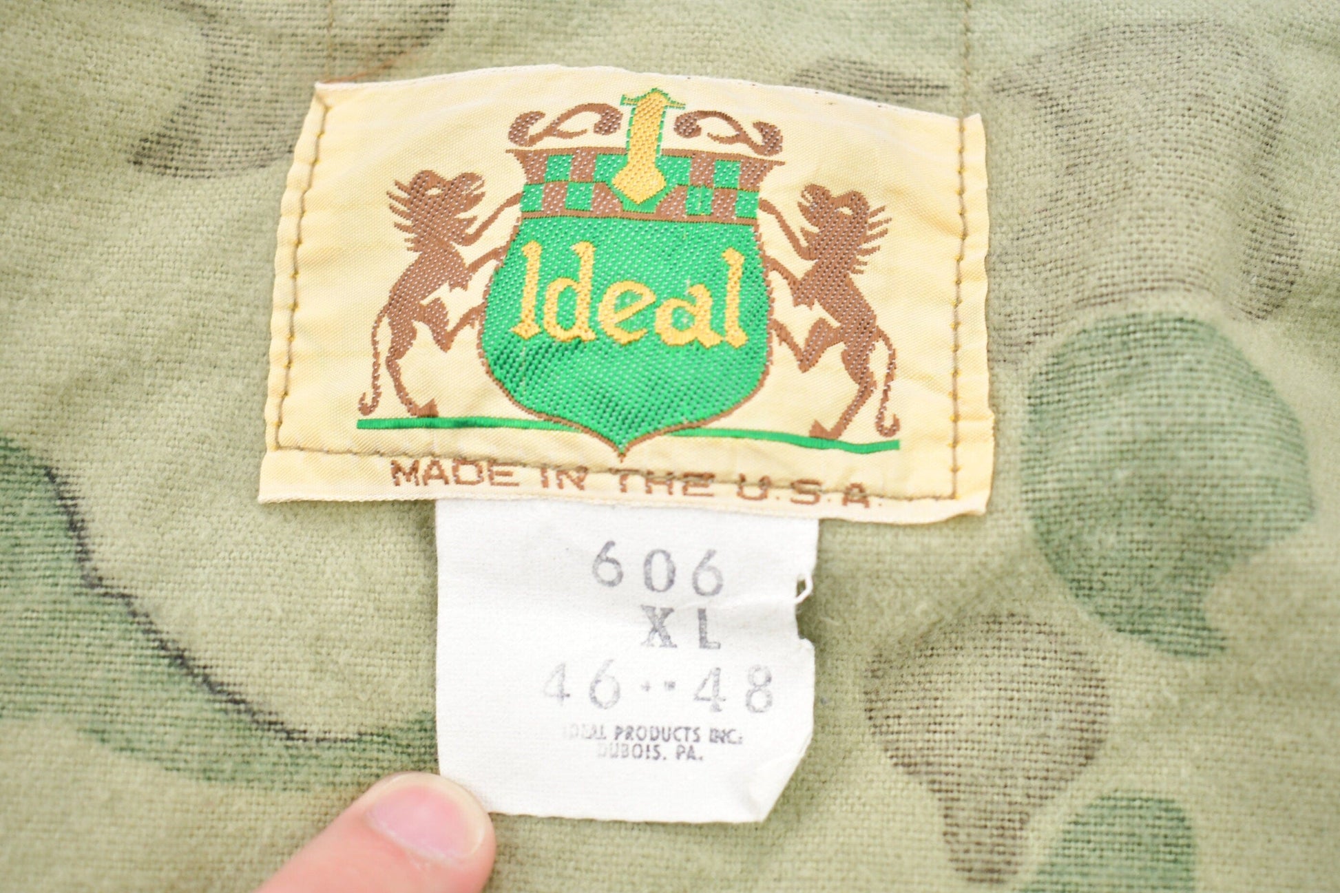 Vintage 1990s Ideal Hunting Camo Collared Zip Up Men's XL from propervintagecanada