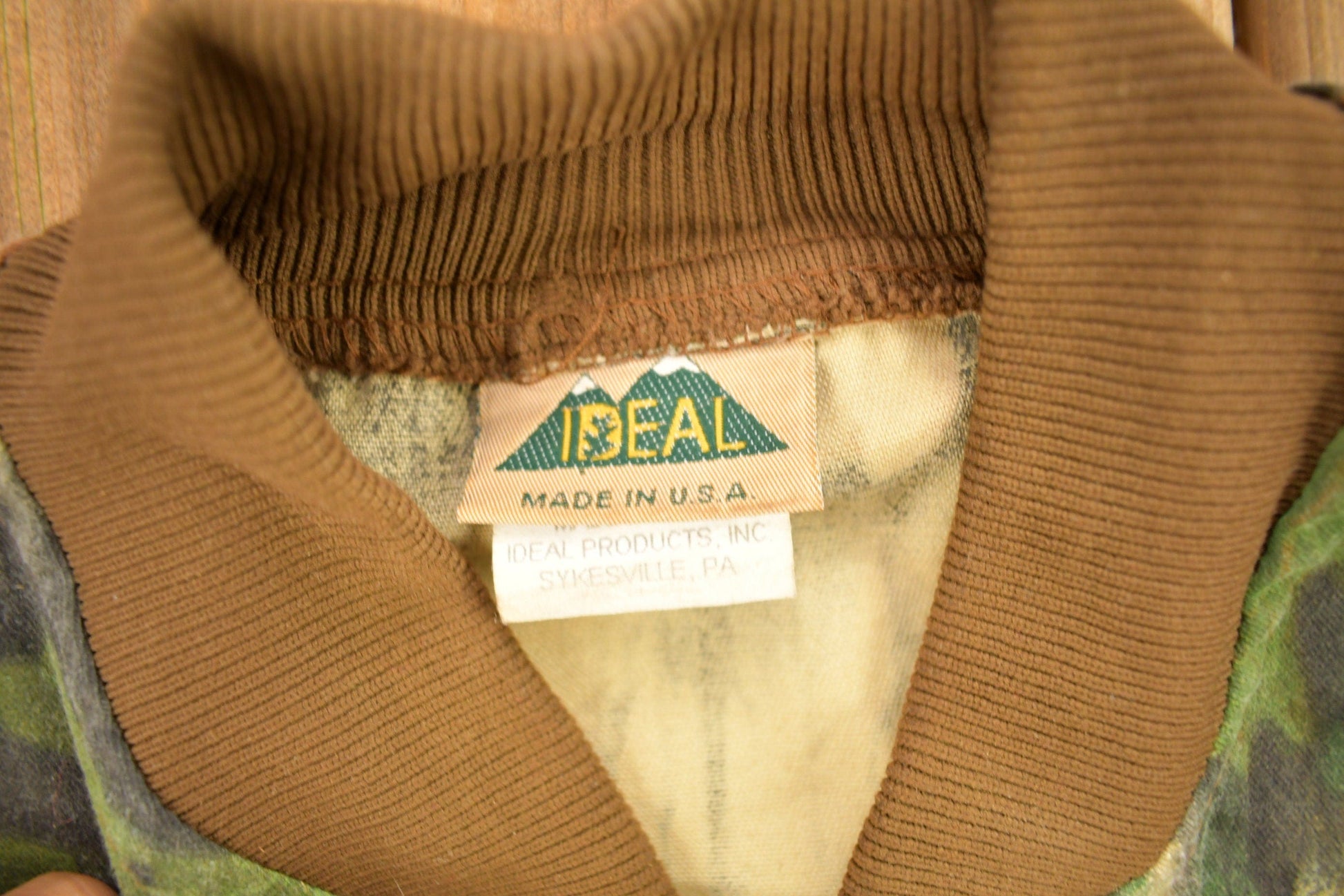 Vintage 1990s IDEAL Tree Camo Windbreaker Bomber Jacket Men's XL from propervintagecanada