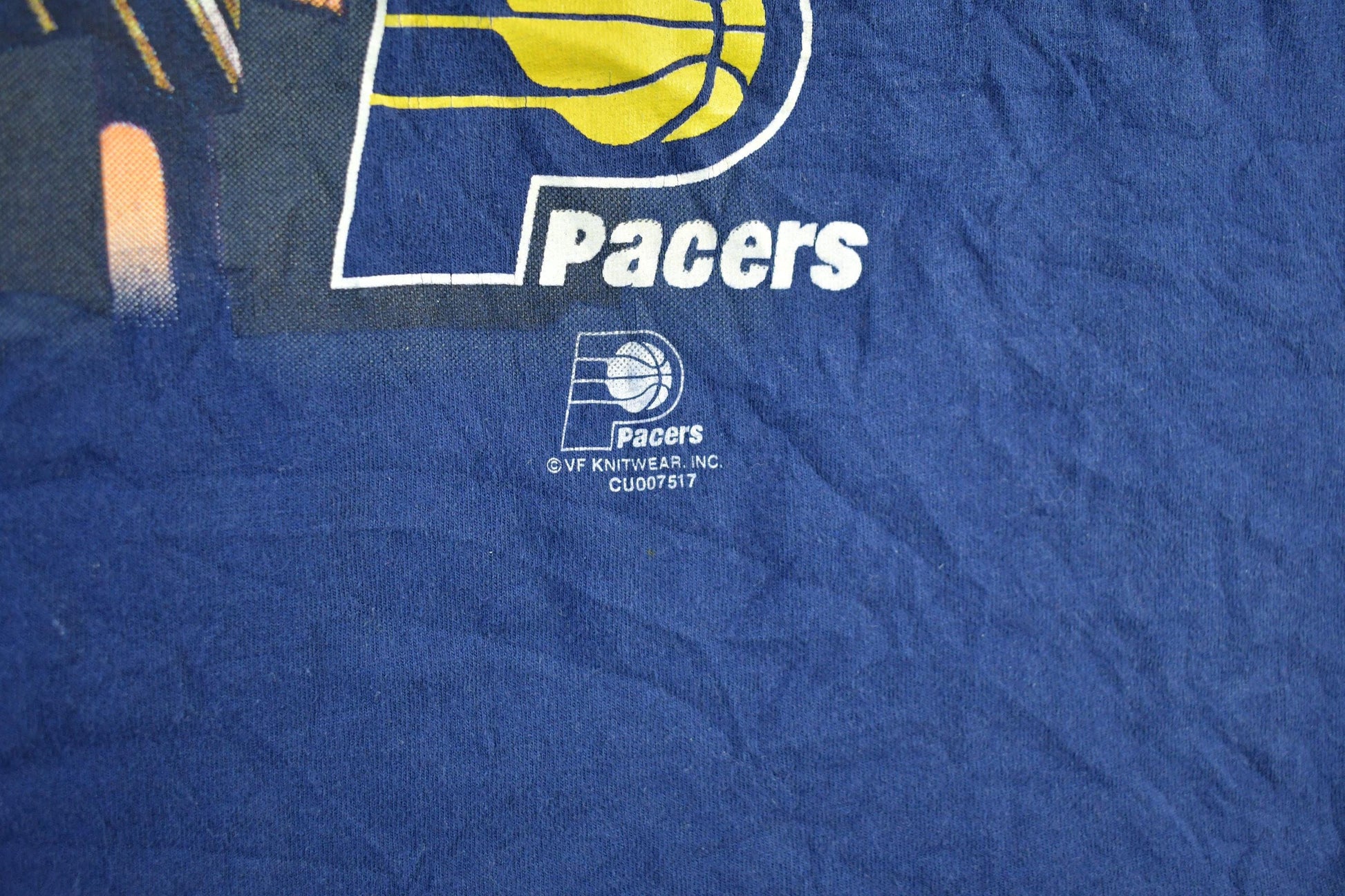 Vintage 1990s Indiana Pacers T-Shirt Men's Large from propervintagecanada