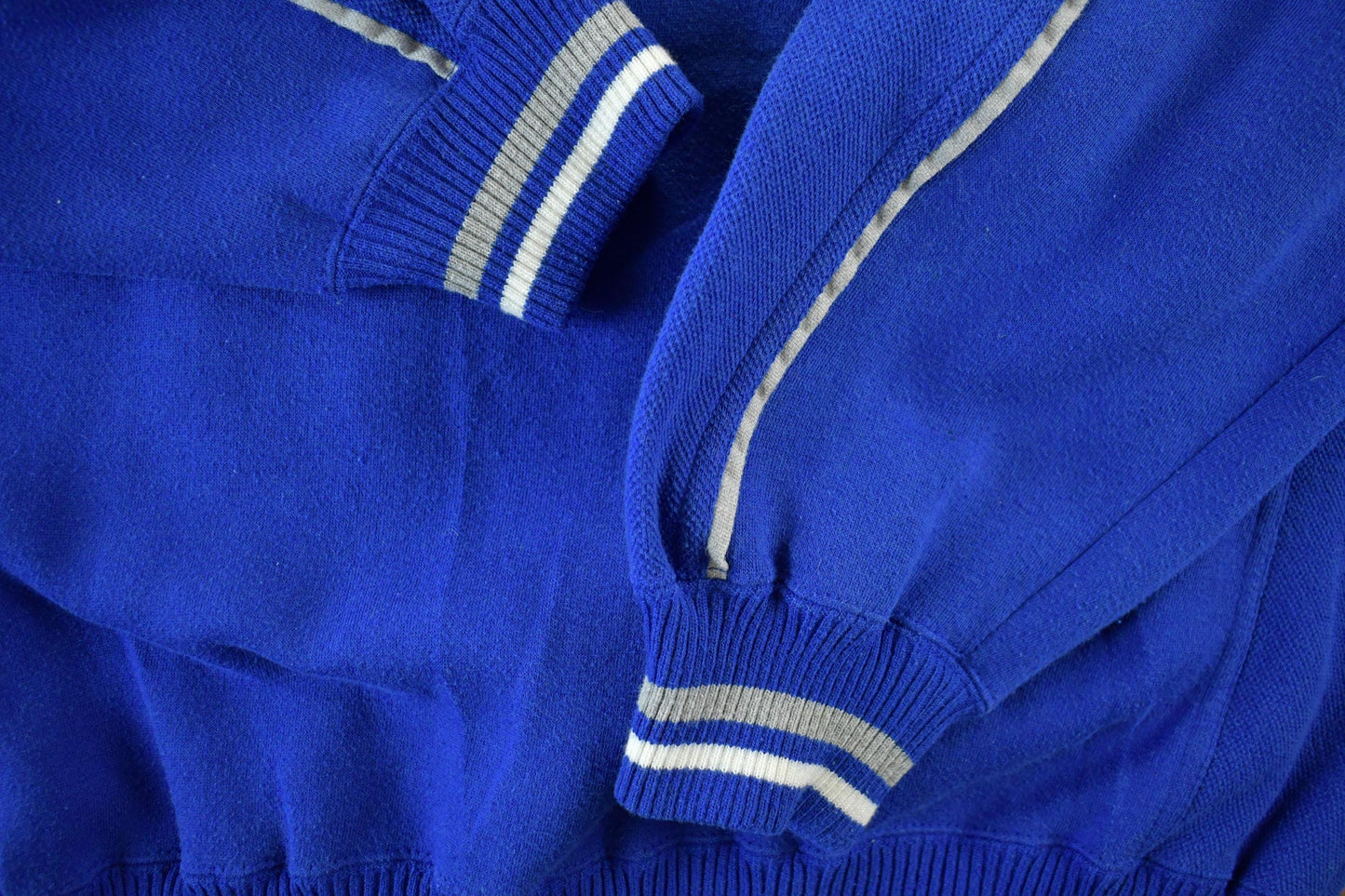 Vintage 1990s Indianapolis Colts NFL Crewneck Sweatshirt Men's XL from propervintagecanada