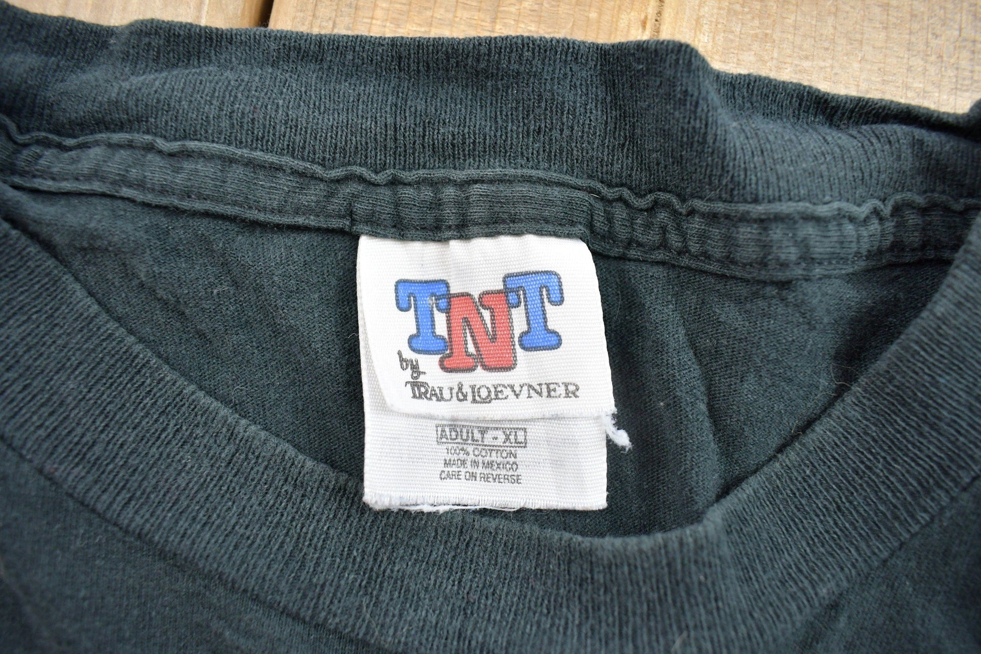 Vintage 1990s Iowa Hawkeyes College football Collegiate T-Shirt Men's 2XL from propervintagecanada