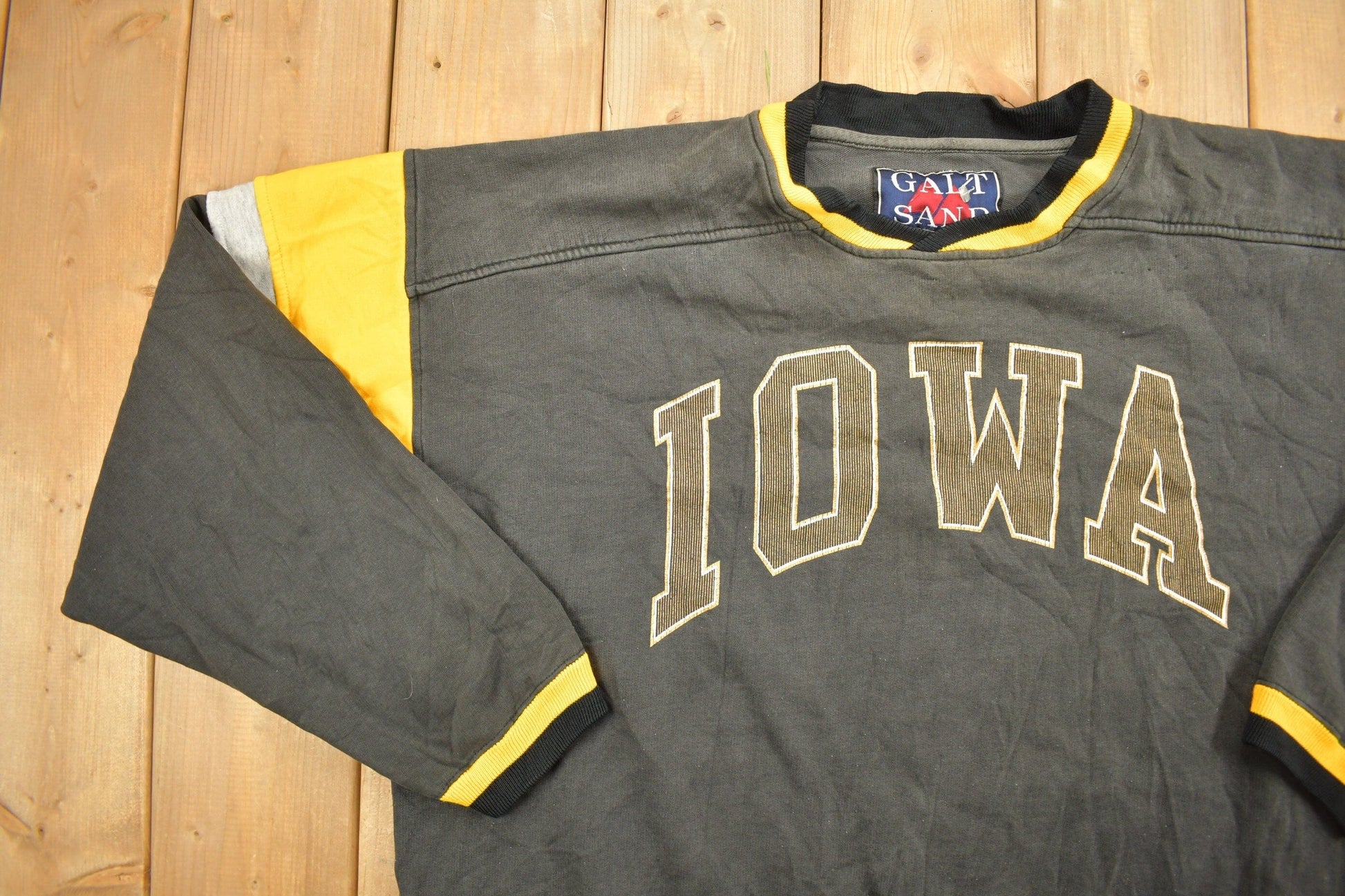 Vintage 1990s Iowa State University Collegiate Crewneck Men's 2XL from propervintagecanada