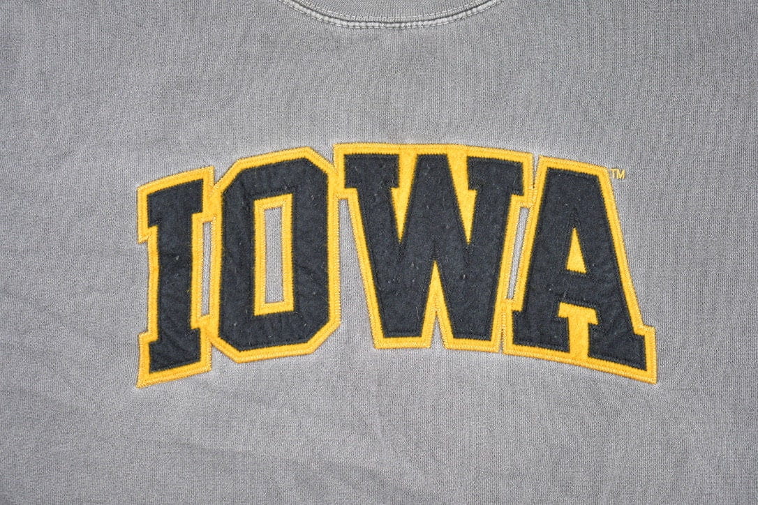 Vintage 1990s Iowa State University Collegiate Crewneck Men's XL from propervintagecanada