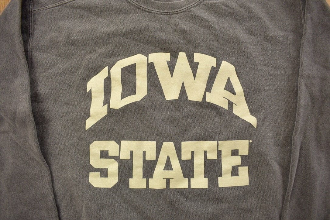 Vintage 1990s Iowa State University Collegiate Crewneck / Vintage NCAA / NCAA Sweatshirt / Sportswear / Americana from propervintagecanada