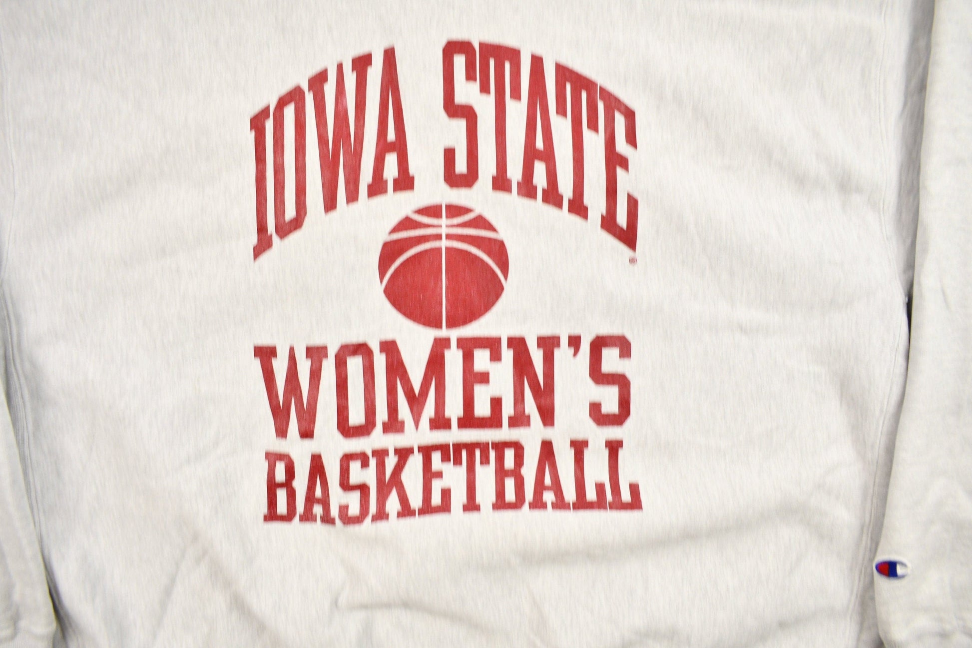 Vintage 1990s Iowa State University Women's Basketball Collegiate Crewneck Men's 2XL from propervintagecanada