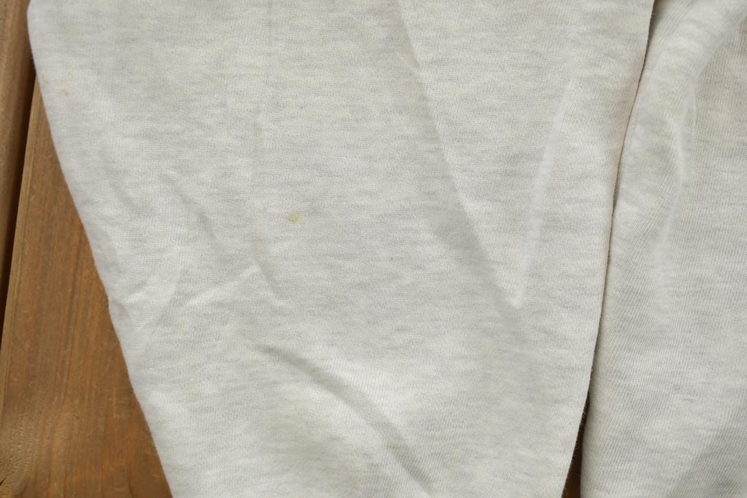 Vintage 1990s Izod Club Ivy Hills Country Club Souvenir Crewneck Sweatshirt Men's Large from propervintagecanada