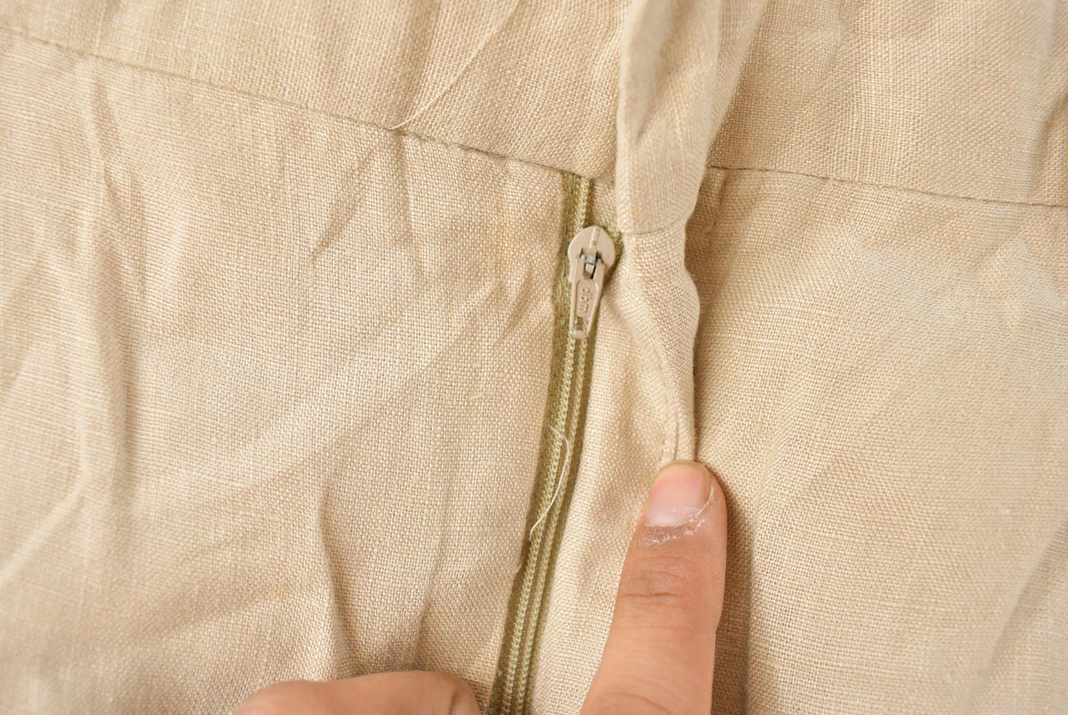 Vintage 1990s J. Peterson Linen Pleated Trousers Men's 36 x 31.5 from propervintagecanada