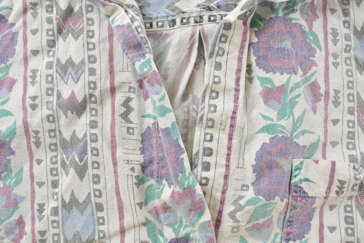 Vintage 1990s Jeans Wear AOP Floral Button Up Shirt Womens L from propervintagecanada
