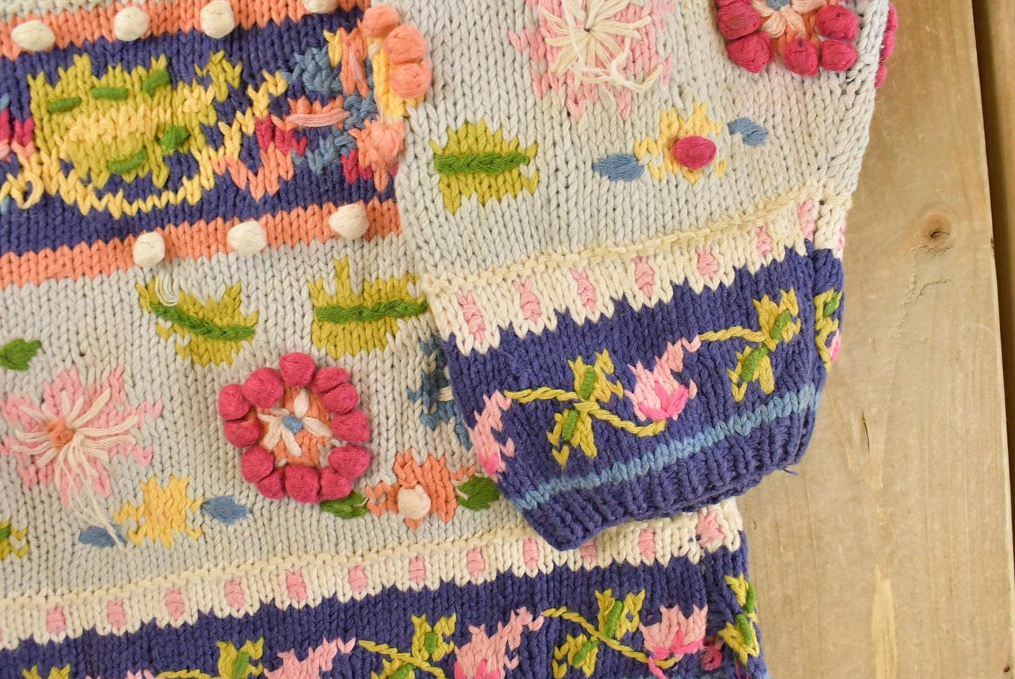 Vintage 1990s Jennifer Reed Hand Knit Floral Crewneck Sweater Women's Small from propervintagecanada