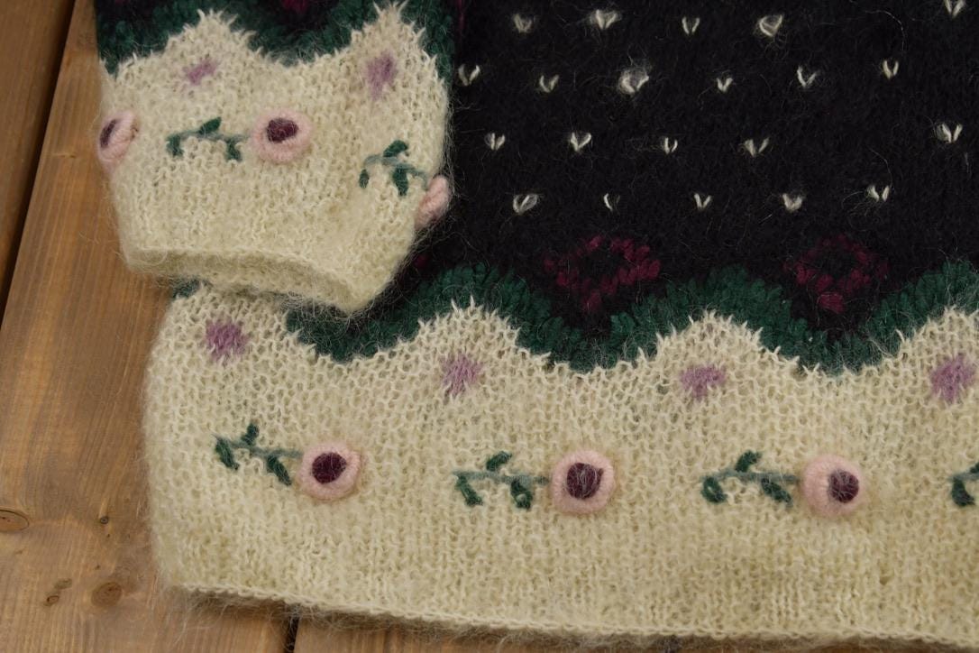 Vintage 1990s Jennifer Reed Knitted by hand Crewneck Sweater from propervintagecanada