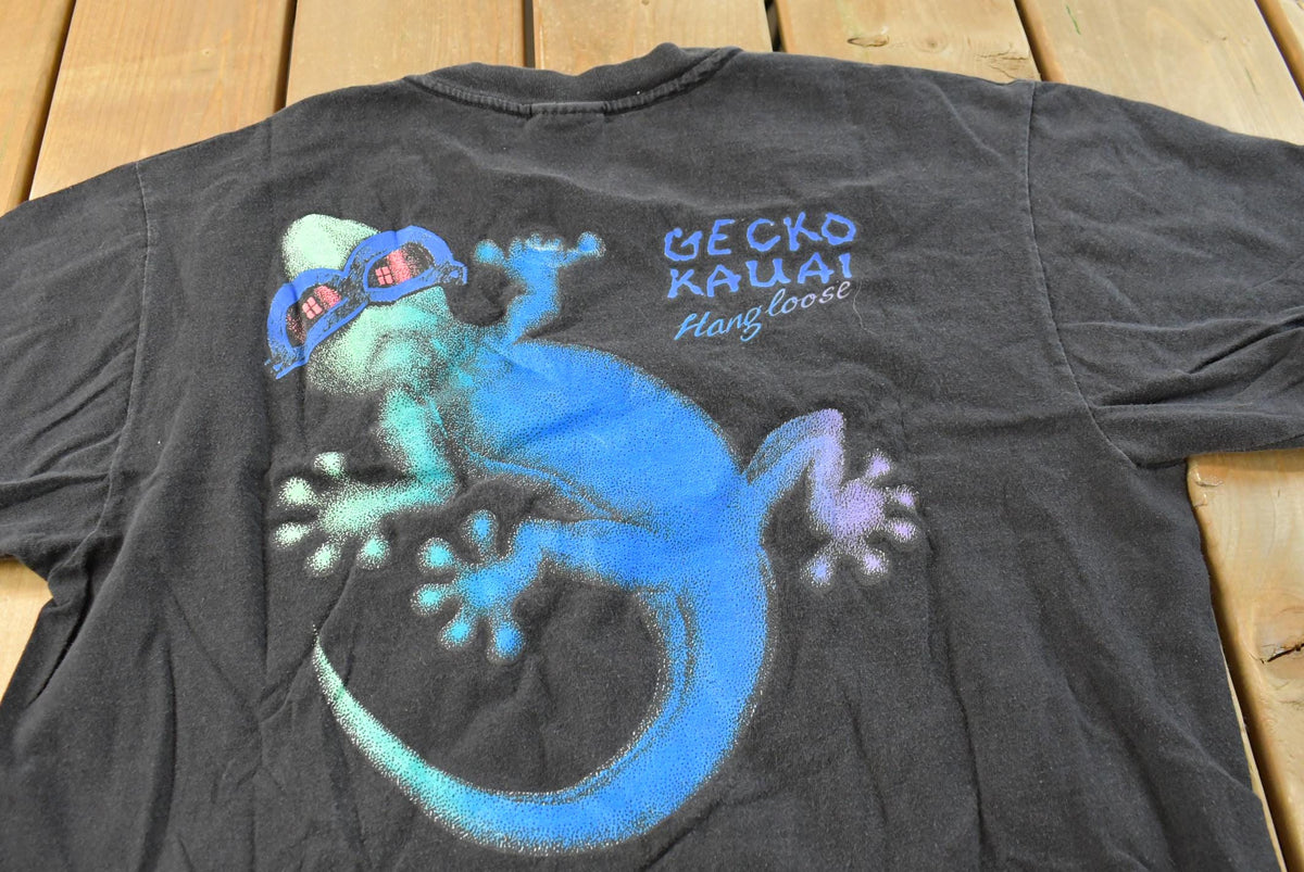 Vintage 1990s Kauai Hawaii Gecko Hangloose Graphic T-Shirt Mens L from propervintagecanada