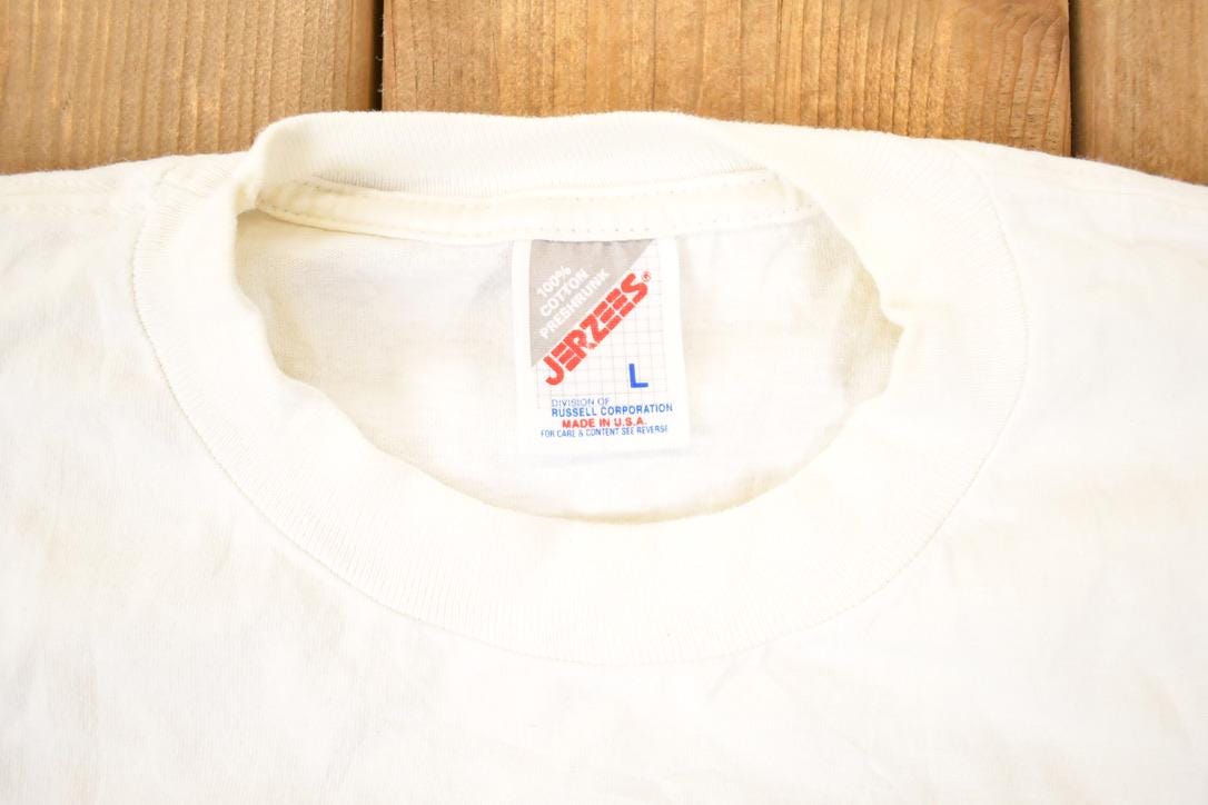 Vintage 1990s Kim Anderson Cute Photo Souvenir Travel T-Shirt Women's M from propervintagecanada