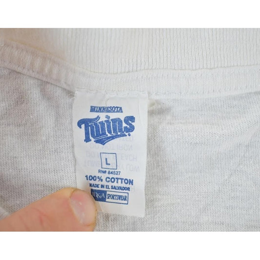 Vintage 1990s Kirby Puckett Minnesota Twins MLB Graphic T-Shirt Men's Large from propervintagecanada