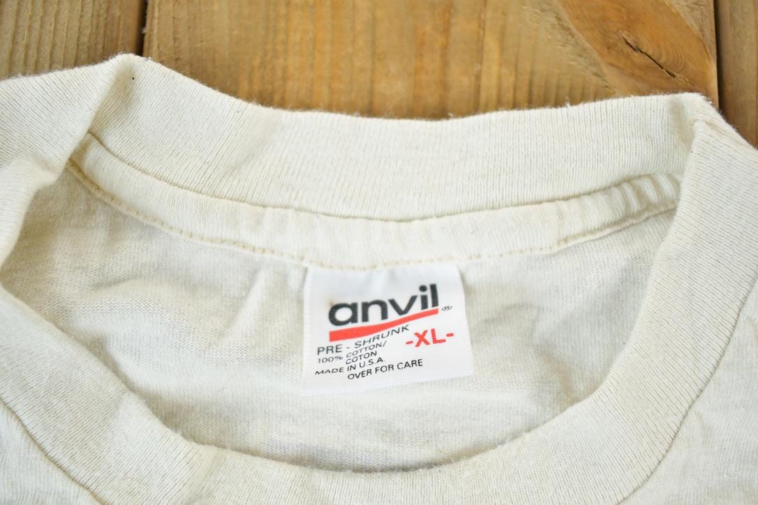 Vintage 1990s Kissing Love Swans Souvenir Single Stitch Graphic Print T-Shirt Men's XL from propervintagecanada