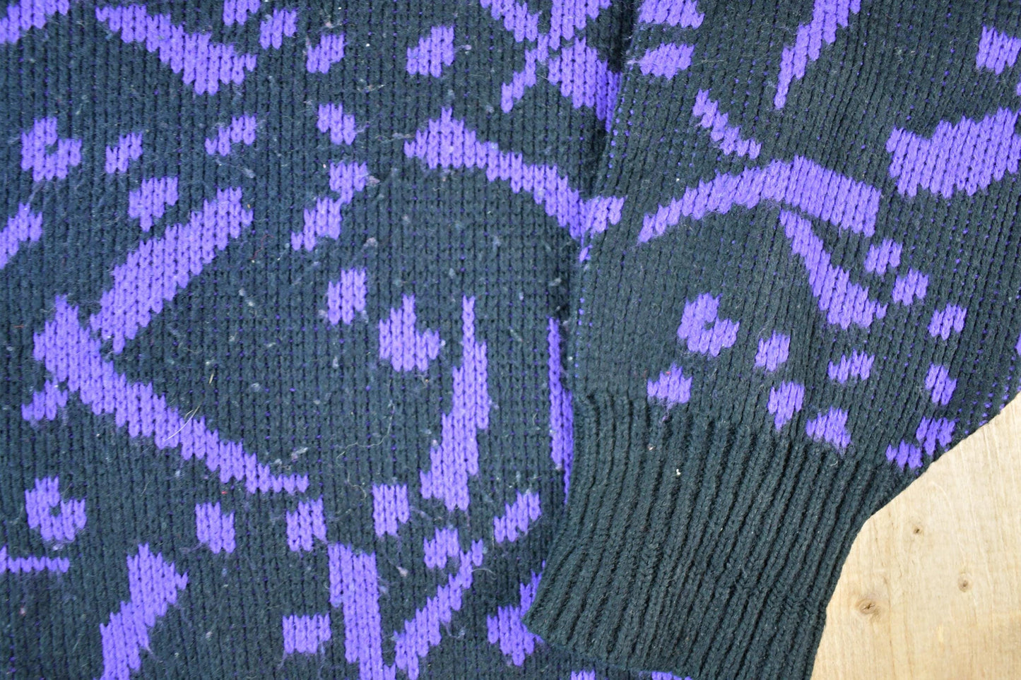 Vintage 1990s Knit Abstract Pattern All Over Print Crewneck Sweater Women's L from propervintagecanada