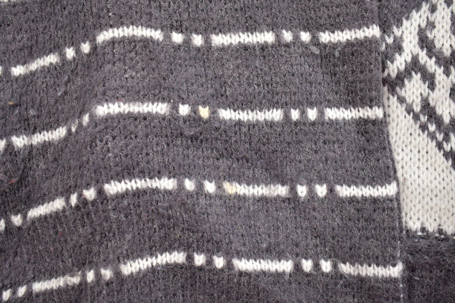 Vintage 1990s Knitted Crewneck Sweater Men's Large from propervintagecanada