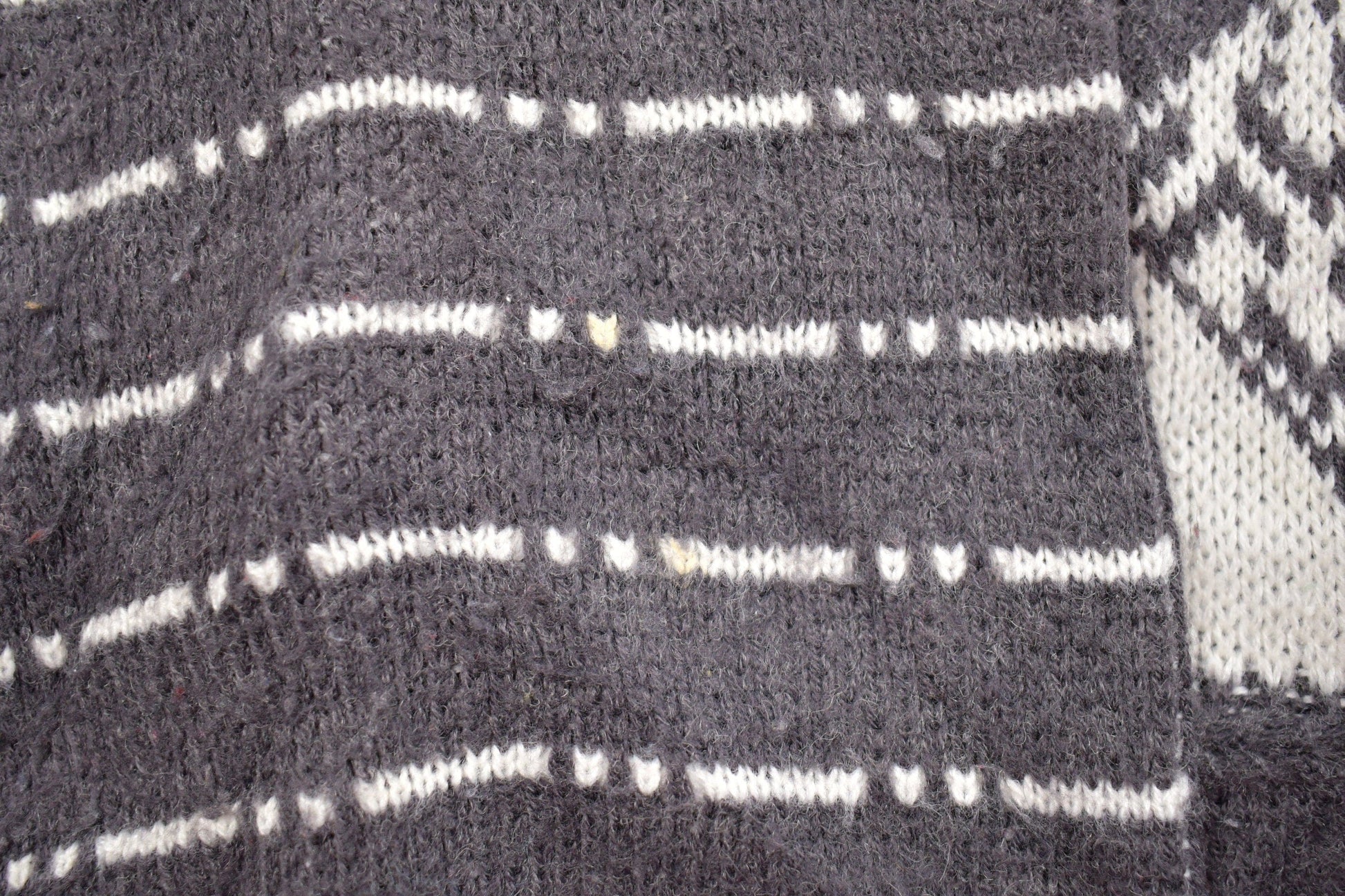 Vintage 1990s Knitted Crewneck Sweater Men's Large from propervintagecanada