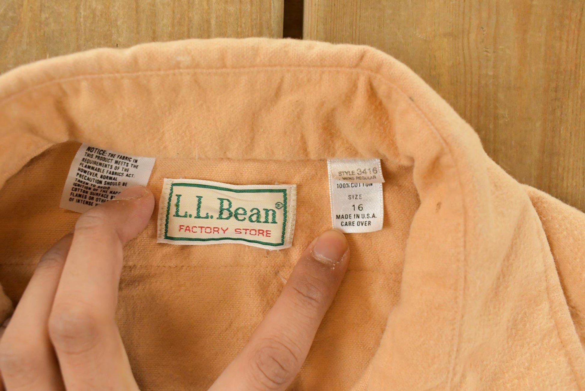 Vintage 1990s L.L. Bean Cloth Button Up Shirt Men's L from propervintagecanada