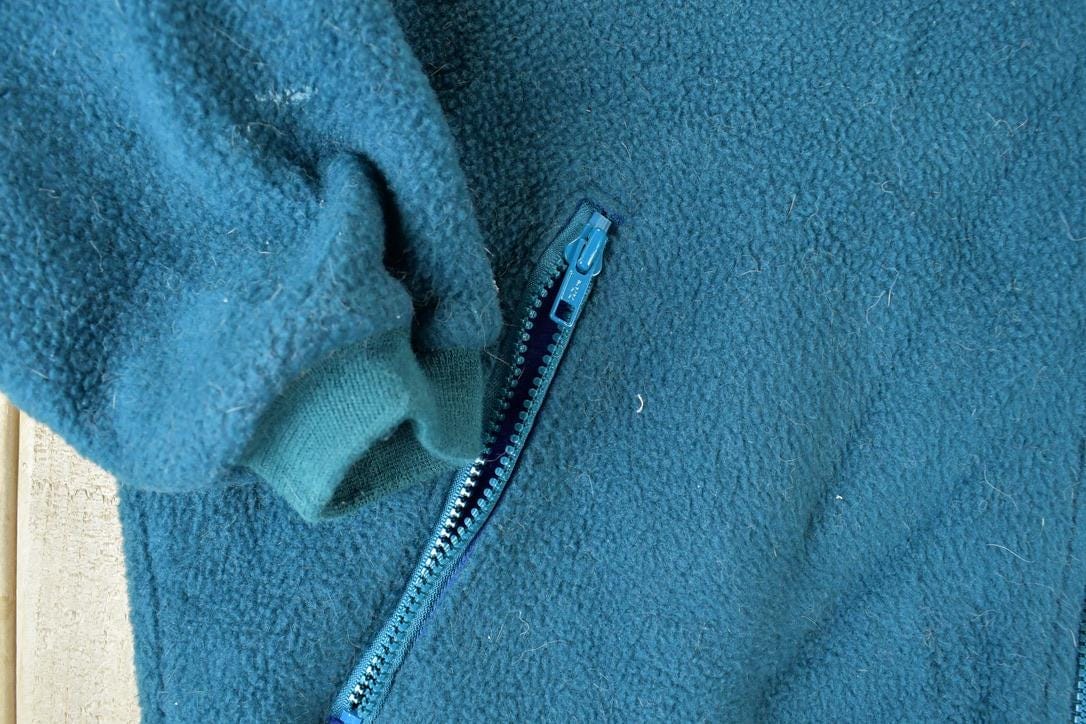 Vintage 1990s Lands End Fleece Outdoorsman Sweater Men's XL from propervintagecanada