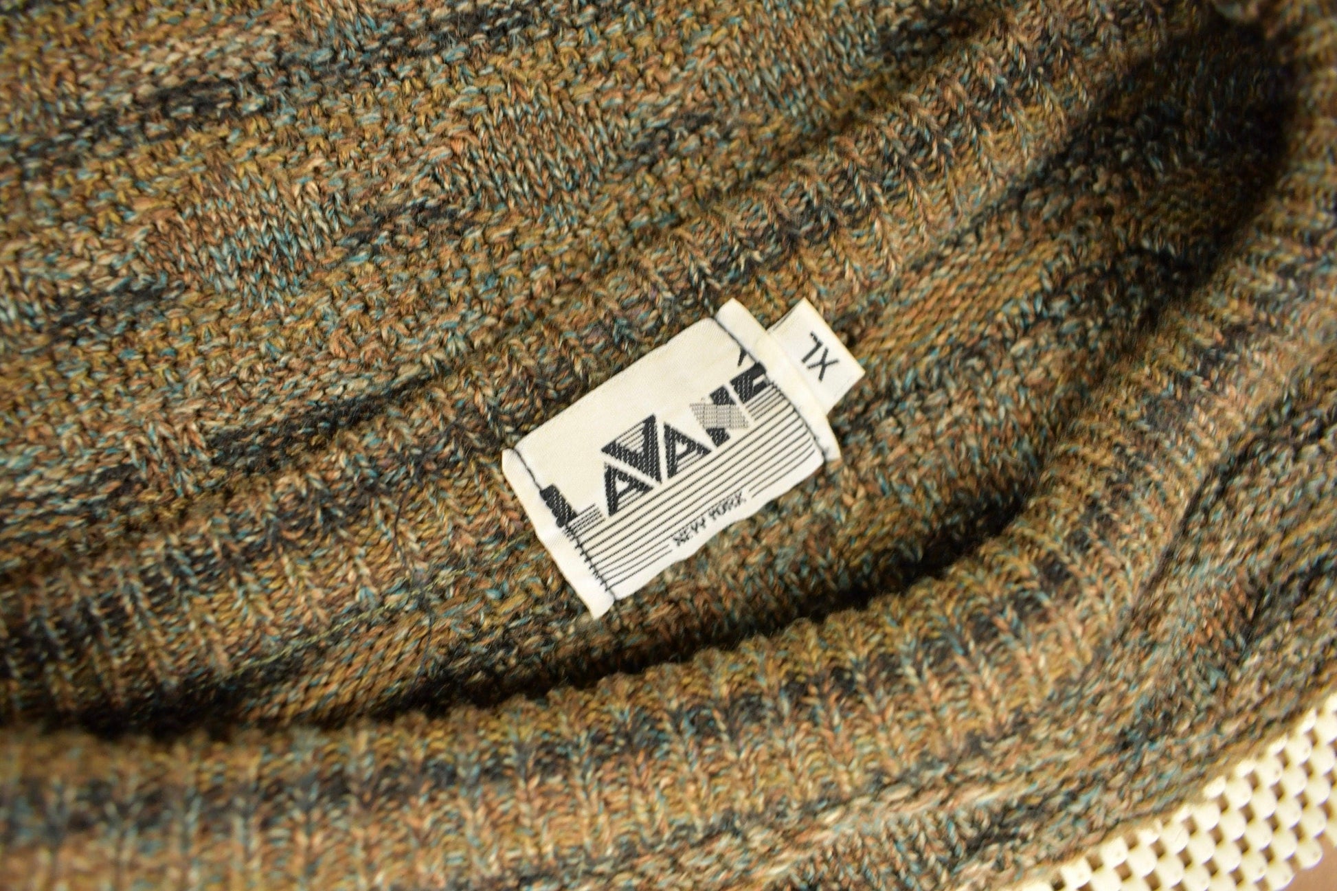 Vintage 1990s Lavane New York Knitted Sweater Men's XL from propervintagecanada