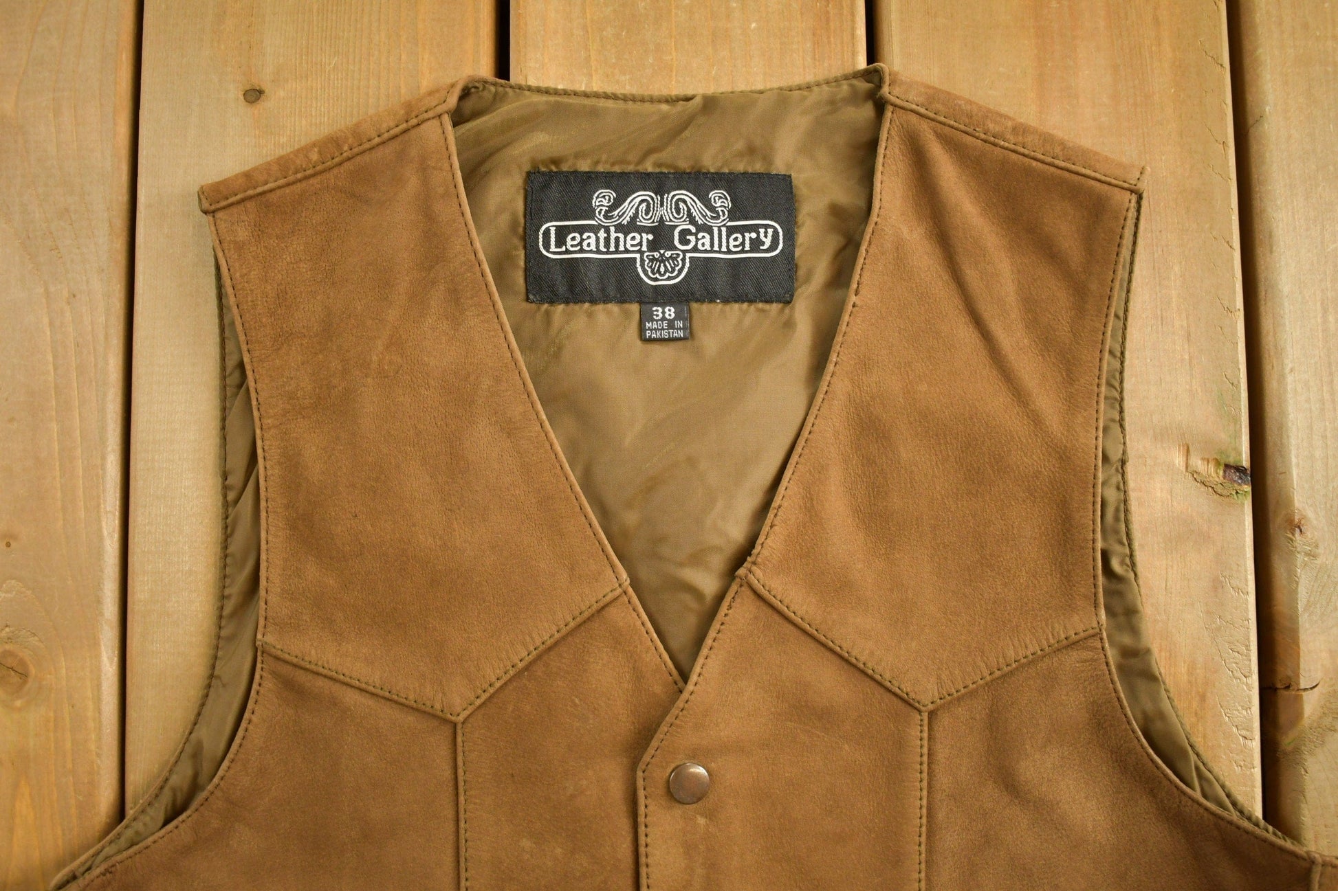 Vintage 1990s Leather Gallery Leather Western Vest Men's S from propervintagecanada