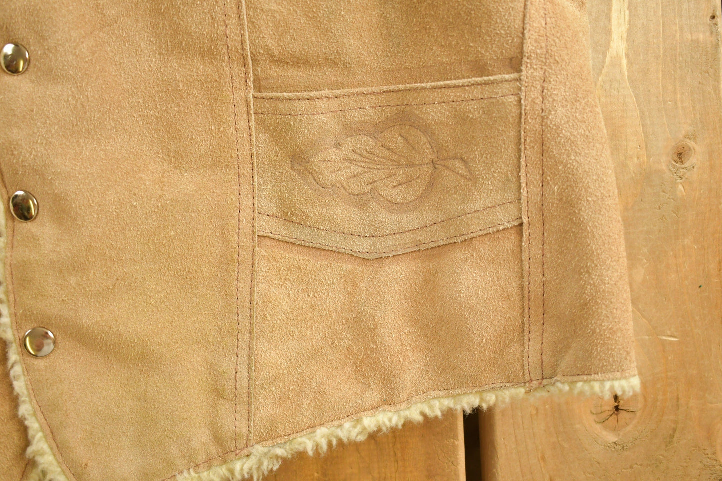 Vintage 1990s Leather Horse Western Sherpa Vest Men's Medium from propervintagecanada