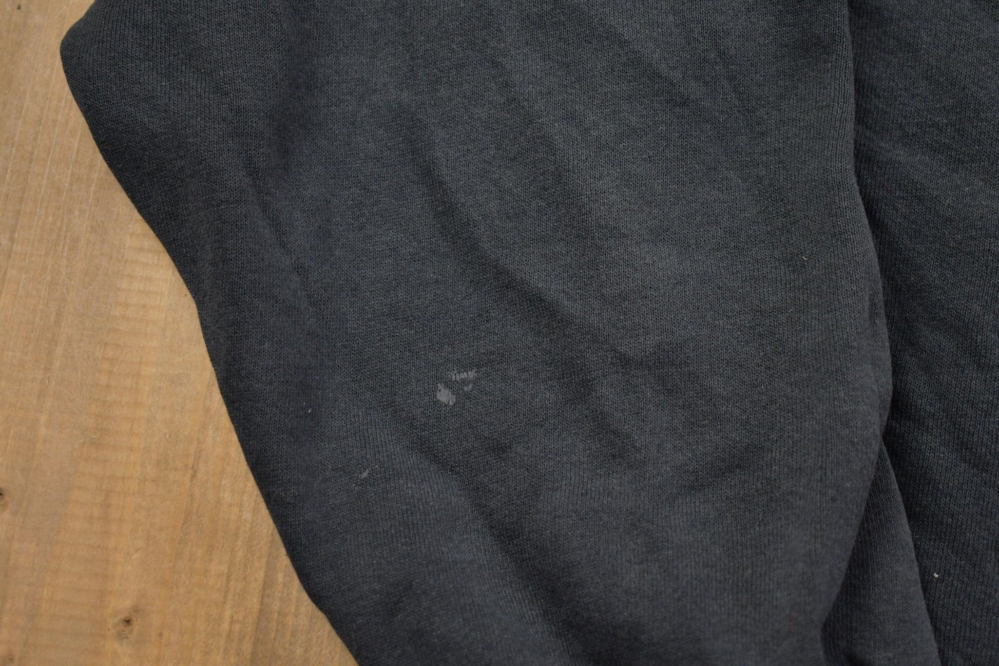 Vintage 1990s Lee Heavyweight Boxy Sun-faded Crewneck Sweatshirt Men's XL from propervintagecanada