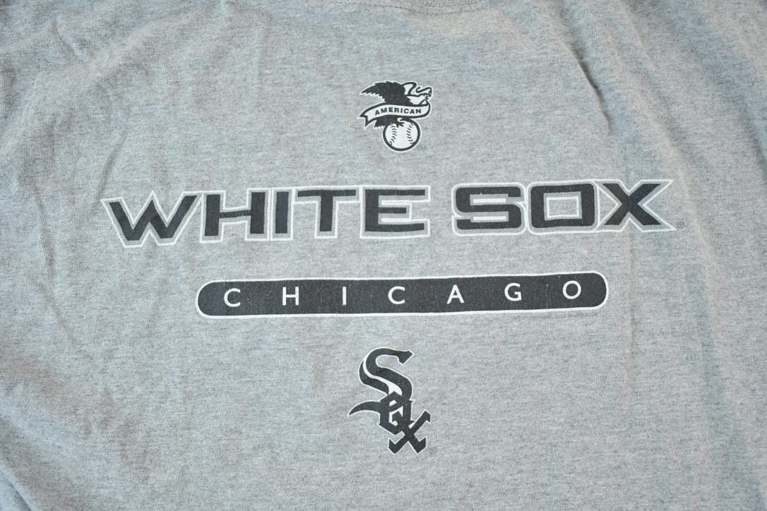 Vintage 1990s Lee Sport Chicago White Sox MLB Graphic T-ShirtMen's Medium from propervintagecanada