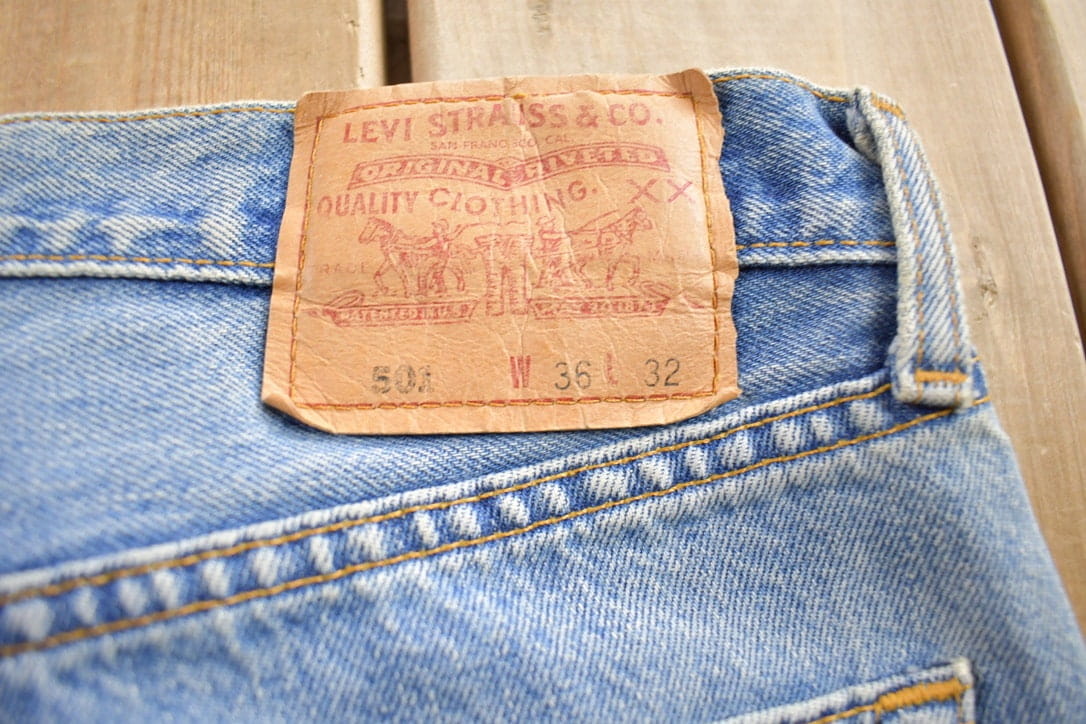 Vintage 1990s Levi's 501 Jeans Made In USA Size 36x32 from propervintagecanada