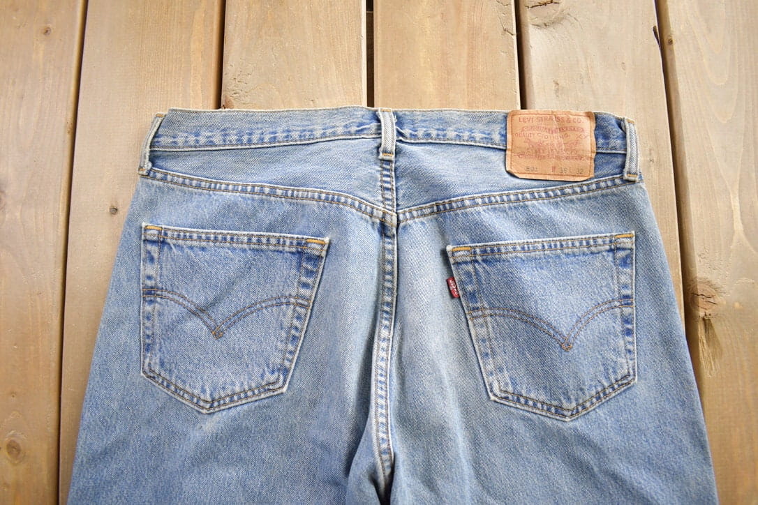 Vintage 1990s Levi's 501 Jeans Made In USA Size 36x32 from propervintagecanada