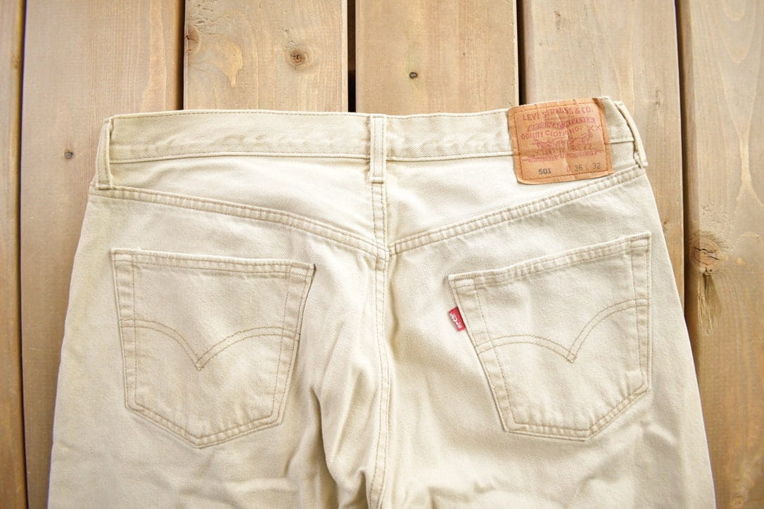 Vintage 1990s Levi's 501 Jeans Size Streetwear Made In USA Size 36x32 from propervintagecanada