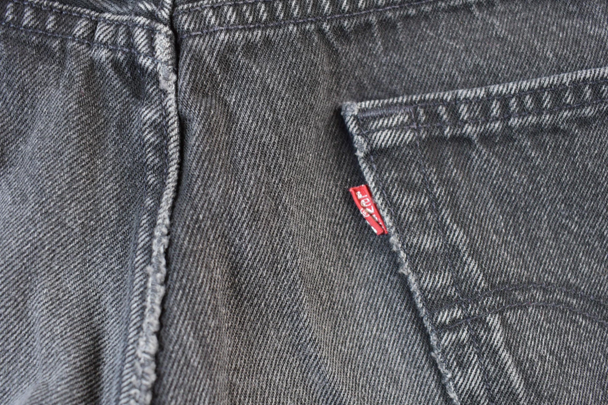 Vintage 1990s Levi's 501 Red Tab Jeans Men's 36 x 30 from propervintagecanada