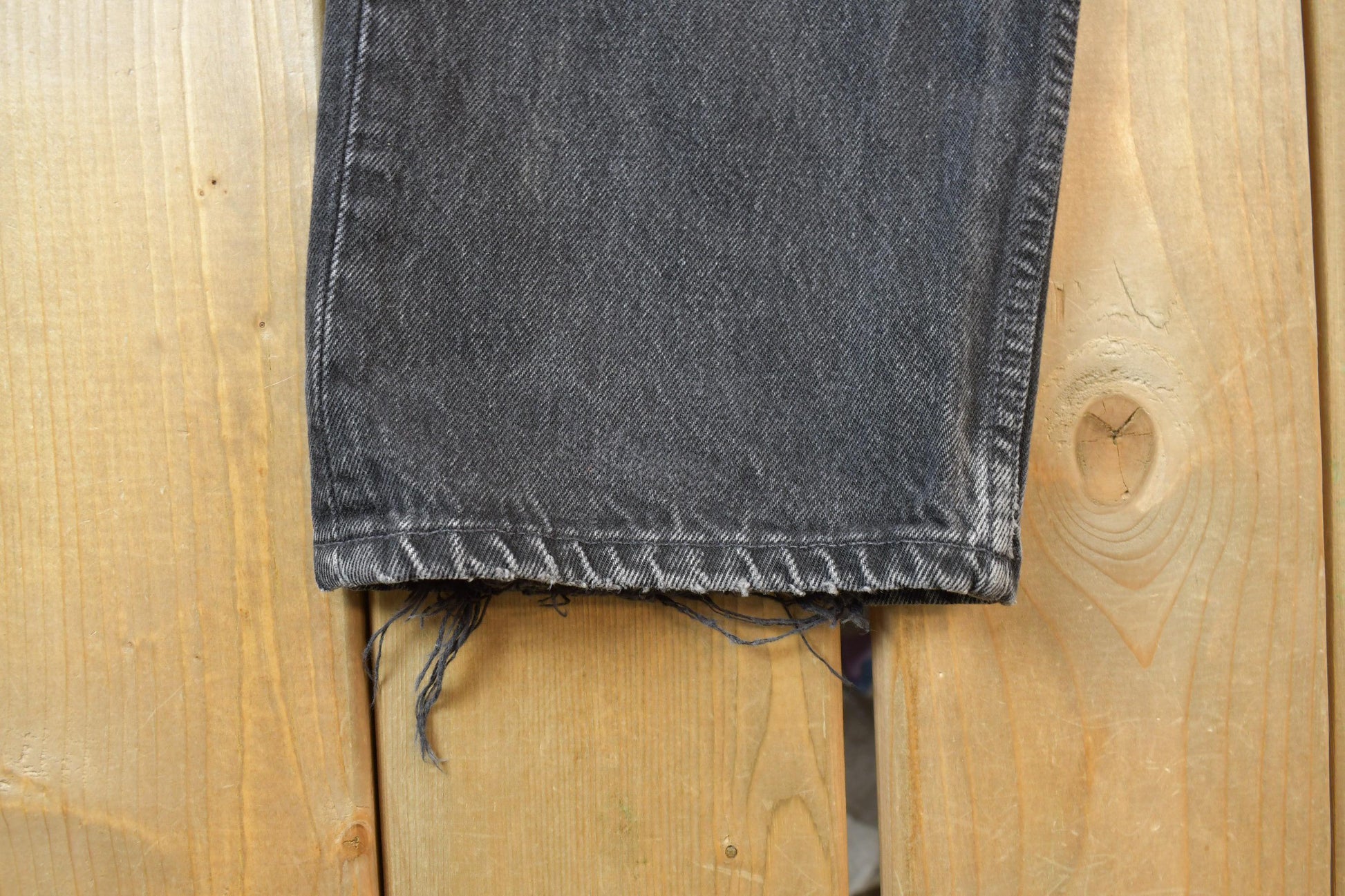 Vintage 1990s Levi's 501 Red Tab Jeans Men's 36 x 30 from propervintagecanada