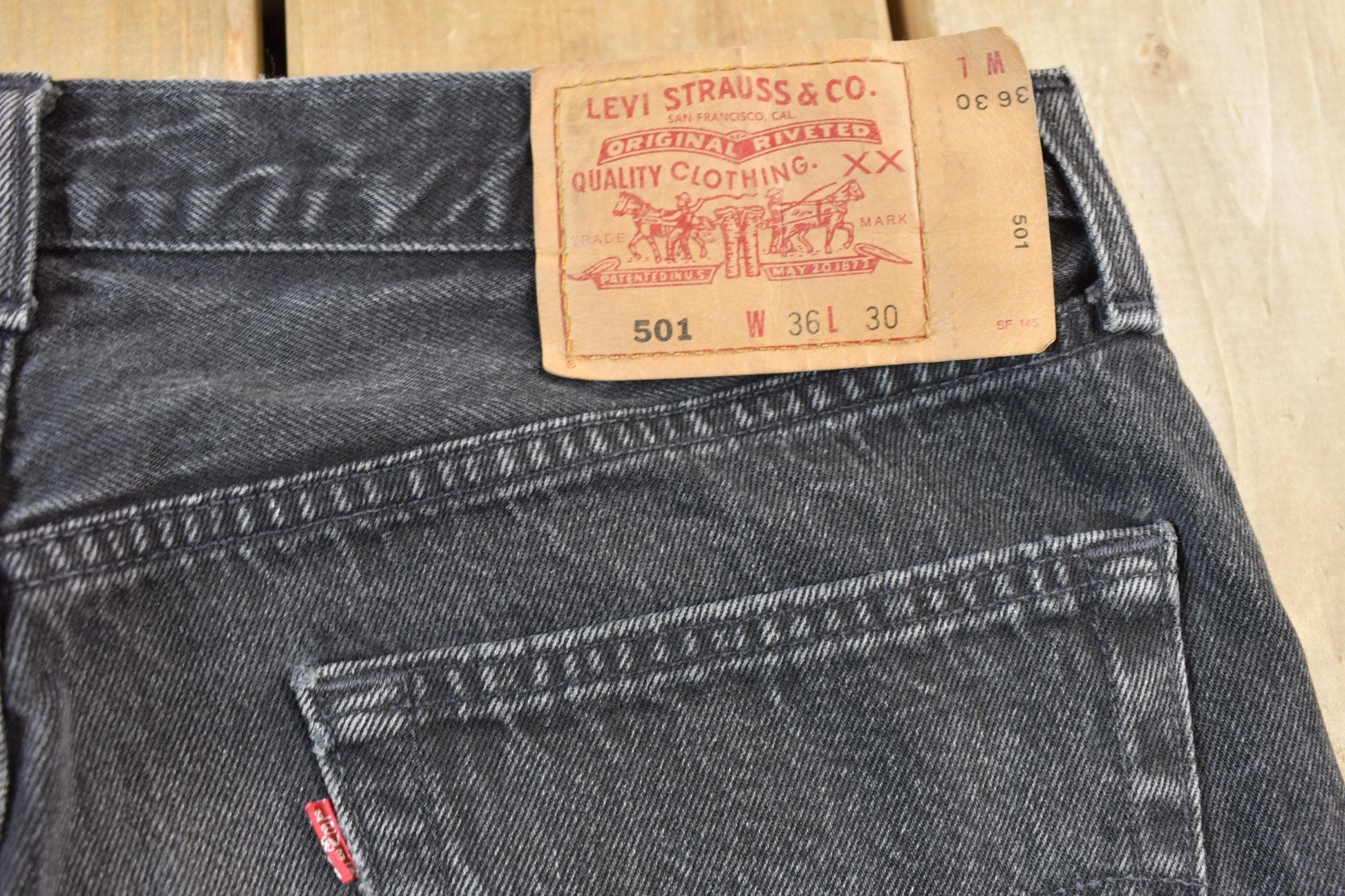 Vintage 1990s Levi's 501 Red Tab Jeans Men's 36 x 30 from propervintagecanada