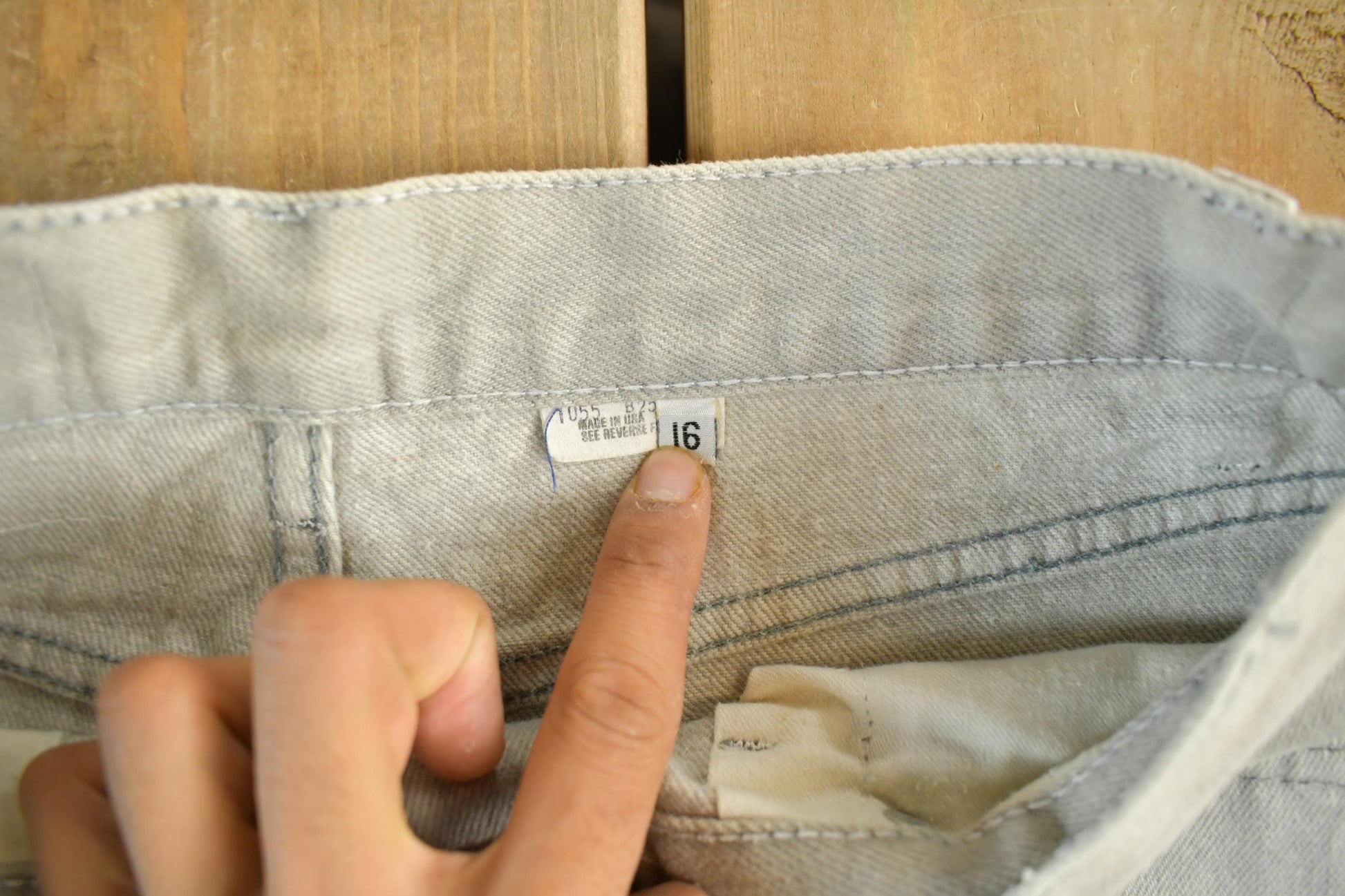 Vintage 1990s Levi's 505 Denim Jeans Women's 28 x 22 from propervintagecanada