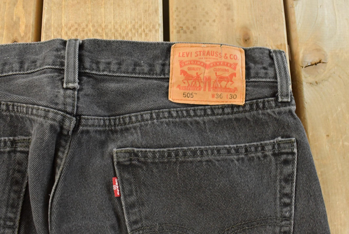 Vintage 1990s Levi's 505 Regular Straight Denim Jeans Men's 34 x 27 from propervintagecanada
