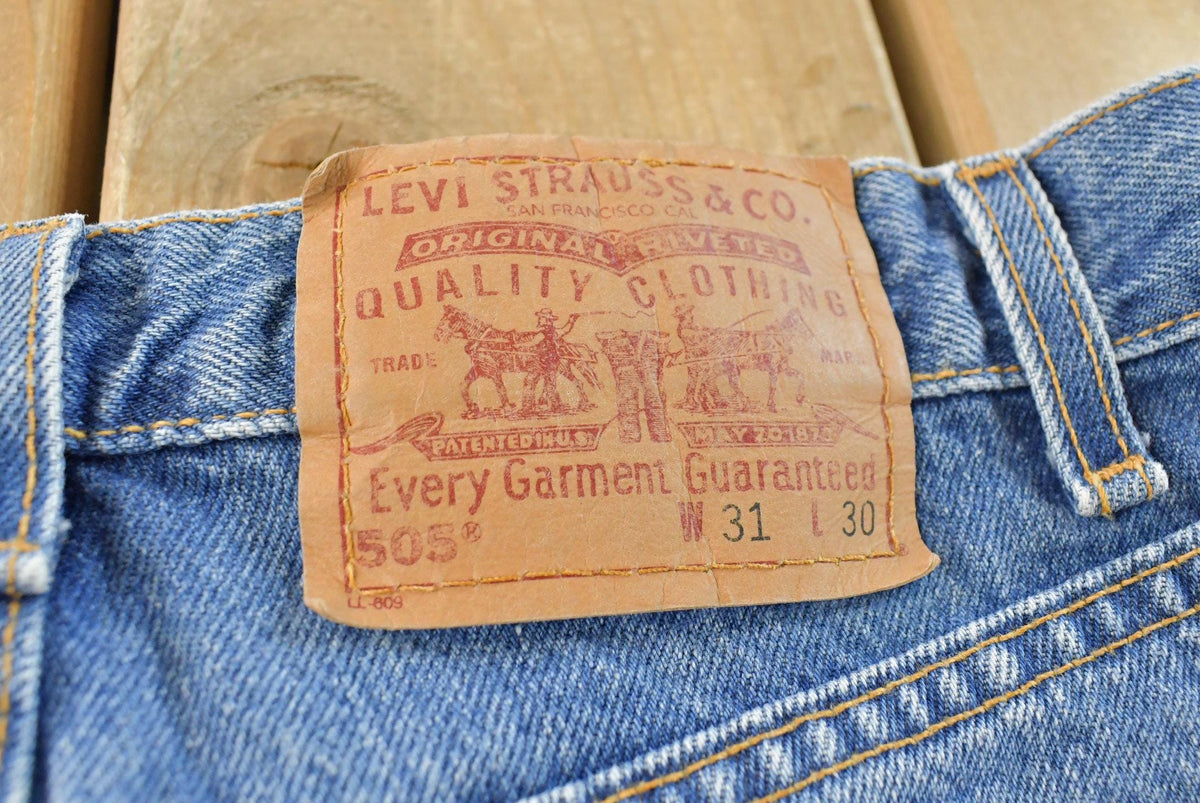 Vintage 1990s Levi's 505 Regular Straight Fit Denim Blue Jeans Men's 29 x 27.5 from propervintagecanada
