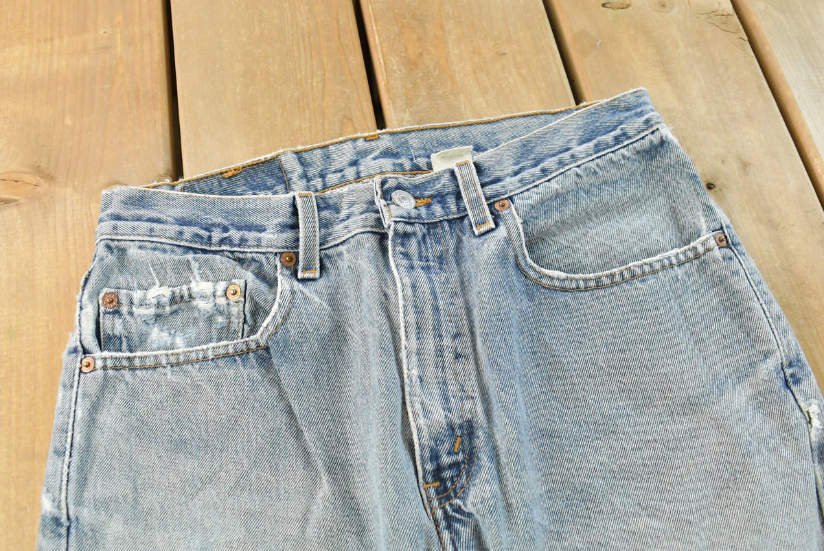 Vintage 1990s Levi's 505 Regular Straight Fit Denim Blue Jeans Men's 32 x 29 from propervintagecanada