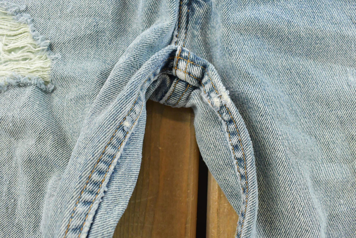 Vintage 1990s Levi's 505 Regular Straight Fit Denim Blue Jeans Men's 32 x 29 from propervintagecanada