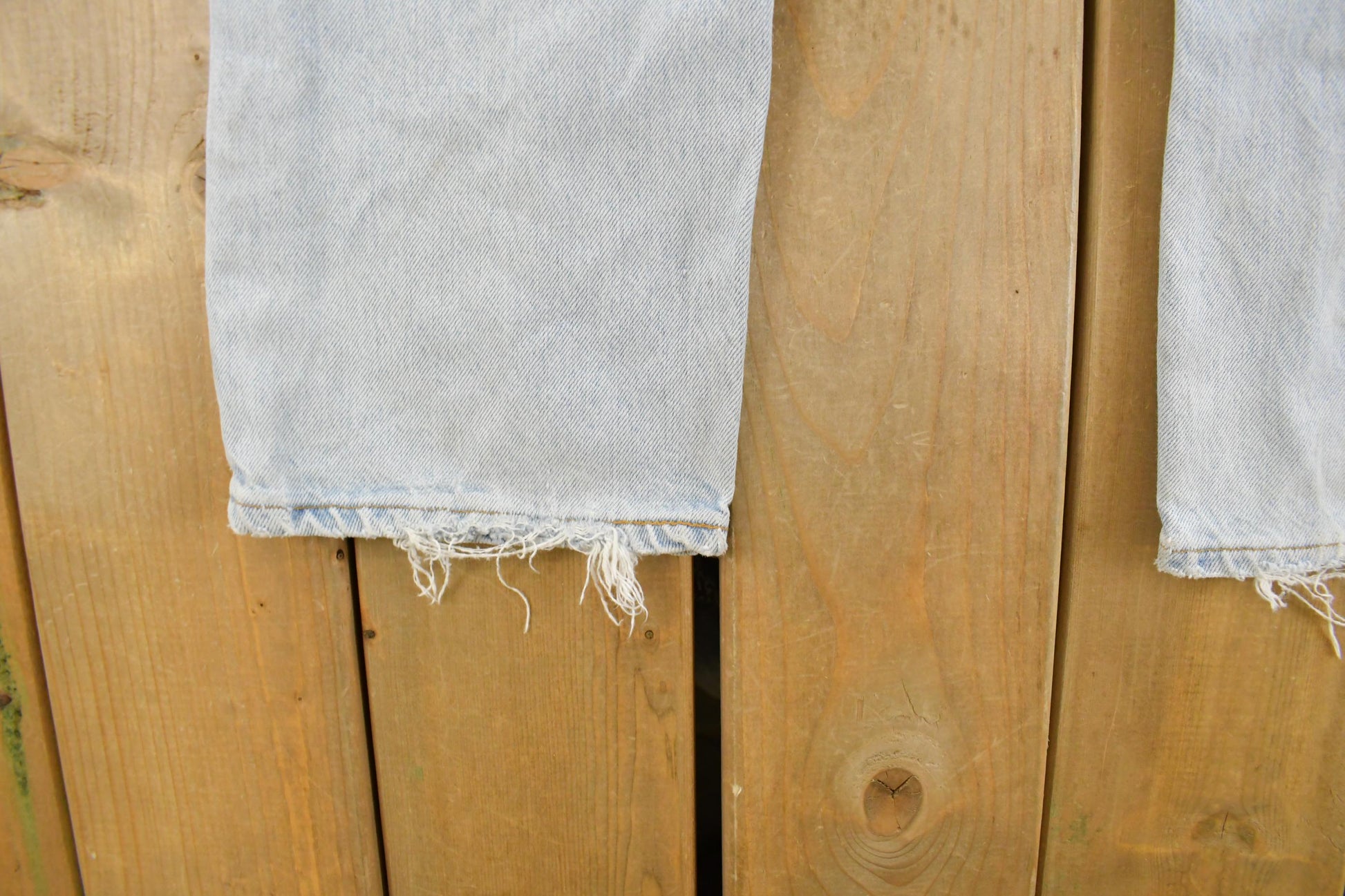 Vintage 1990s Levi's 505 Regular Straight Fit Distressed Denim Jeans Men's 32 x 31 / 90s Levi's / Distressed Sun Faded Jeans / Made in USA from propervintagecanada