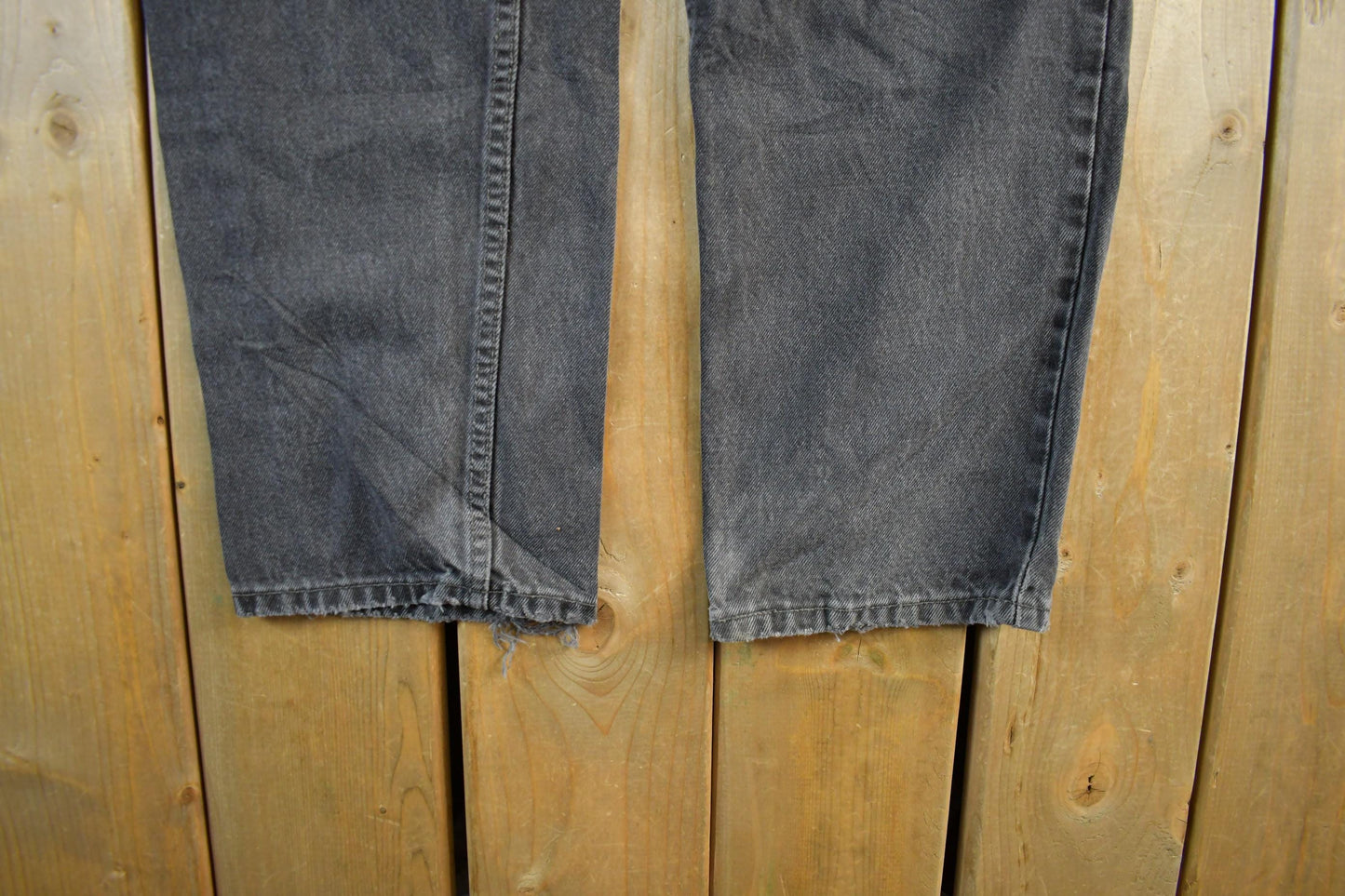 Vintage 1990s Levi's 550 Denim Jeans Men's 32 x 30 from propervintagecanada